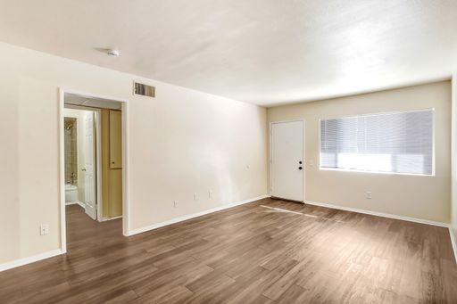Beautiful 2bed/2bath Apartment Home – photo 1