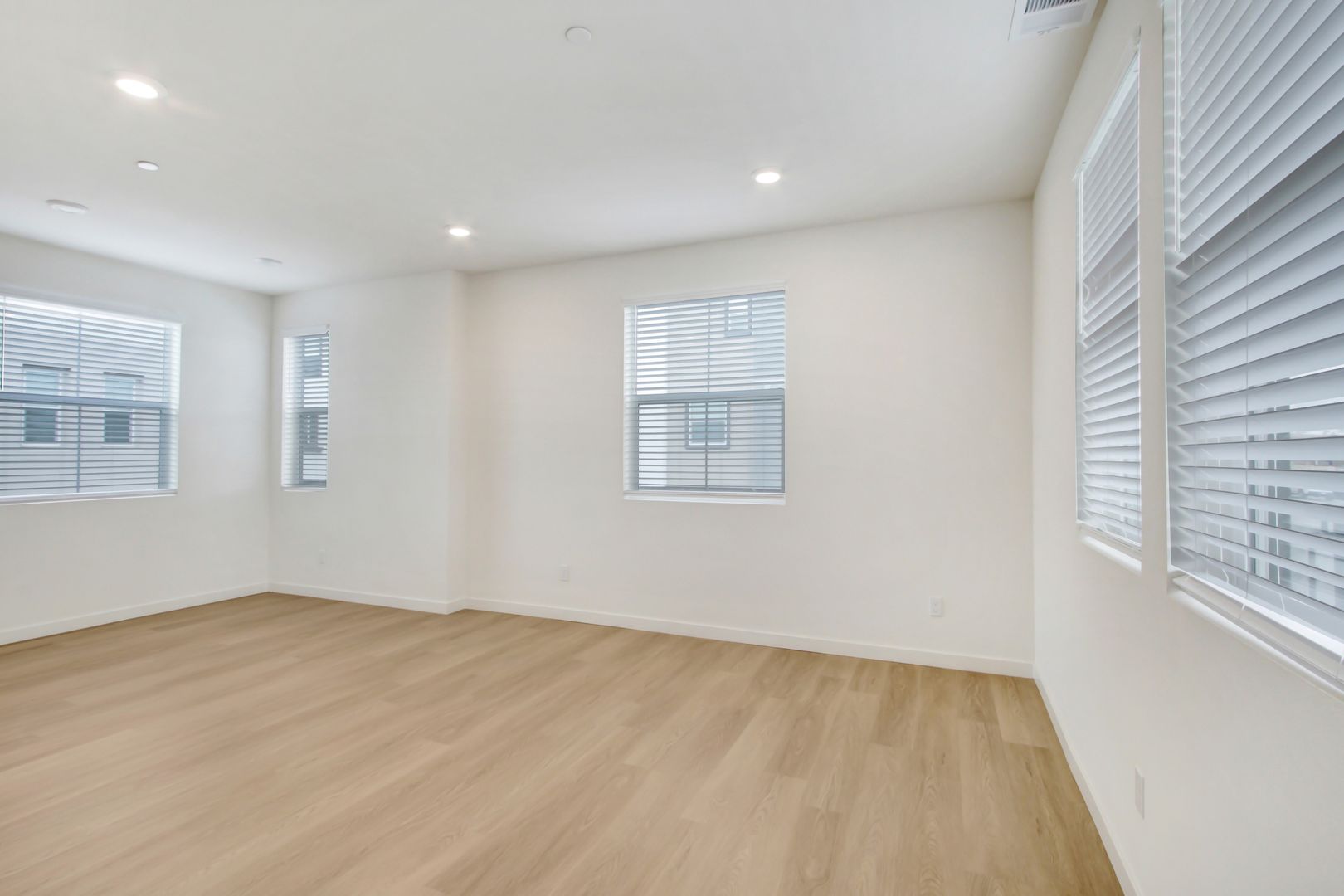 Ontario Apartment: 221 N Mountain Ave