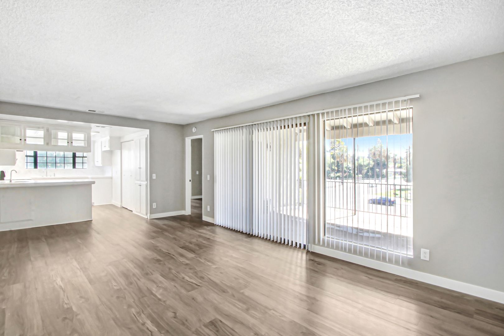 Riverside Apartment: 4581-4597 Palm Ave.