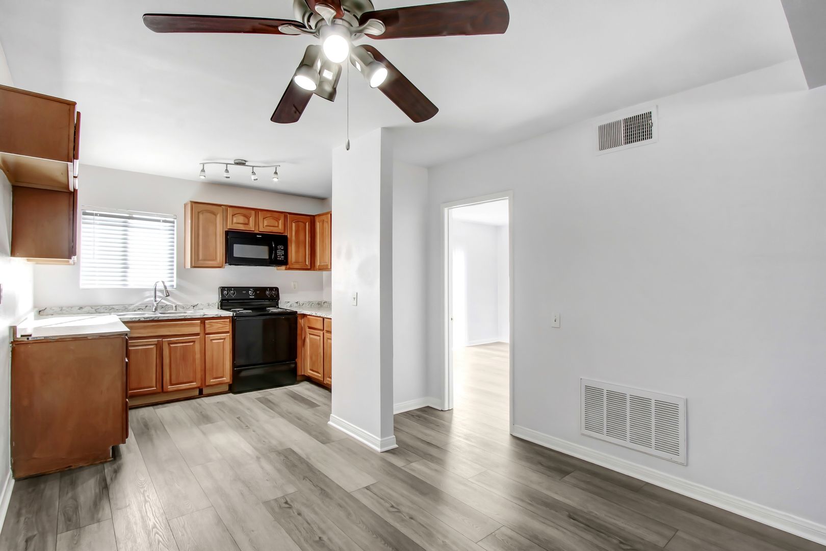 Riverside Apartment: 1436 Seventh St