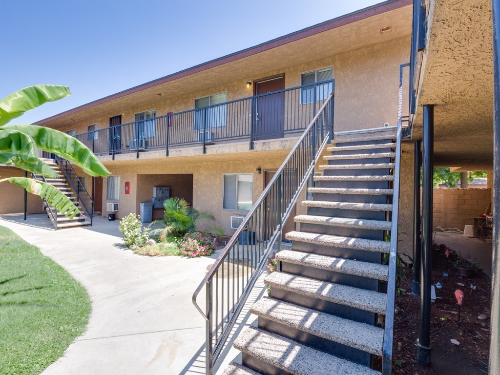 Ontario Apartment: 251 N. Elderberry Ave.