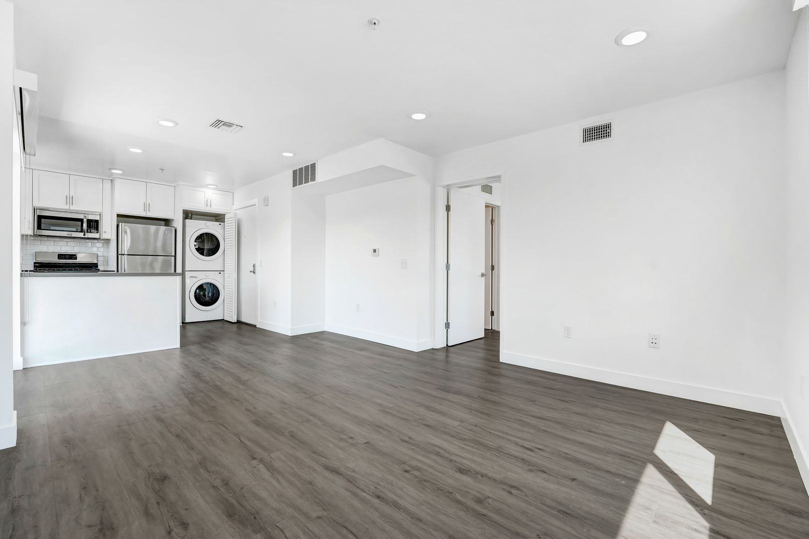 Culver City Apartment: 5455 Inglewood Blvd.