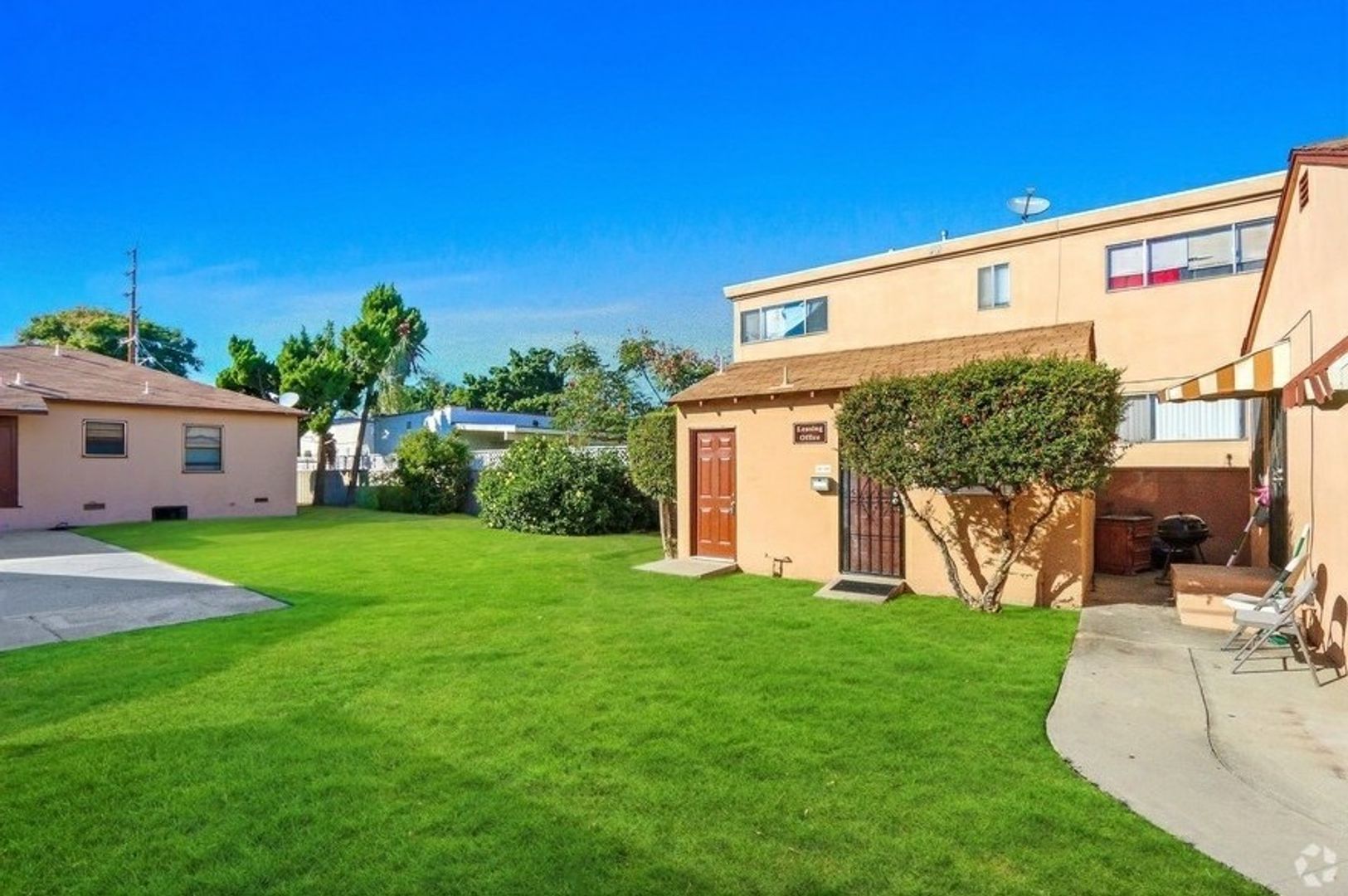 Bellflower Apartment: 10132 Alondra Blvd. & 16102 Cornuta Ave.