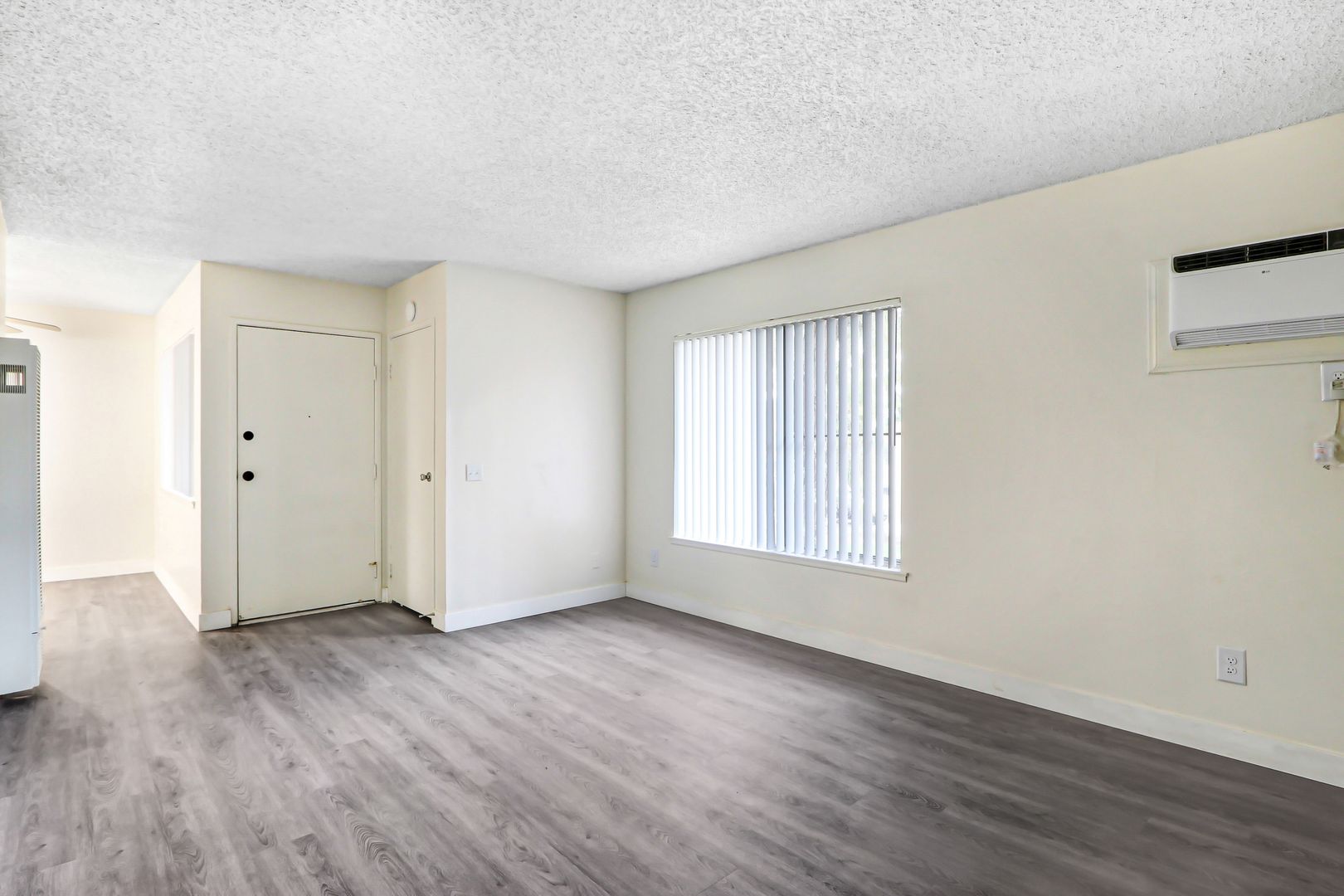 Riverside Apartment: 1066 N Orange Street