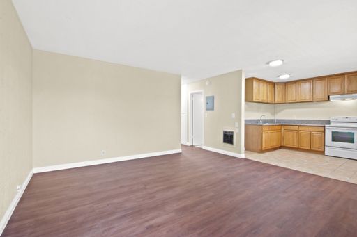 2 Bed 1 Bath- Alhambra- Holiday MOVE IN SPECIAL – photo 1