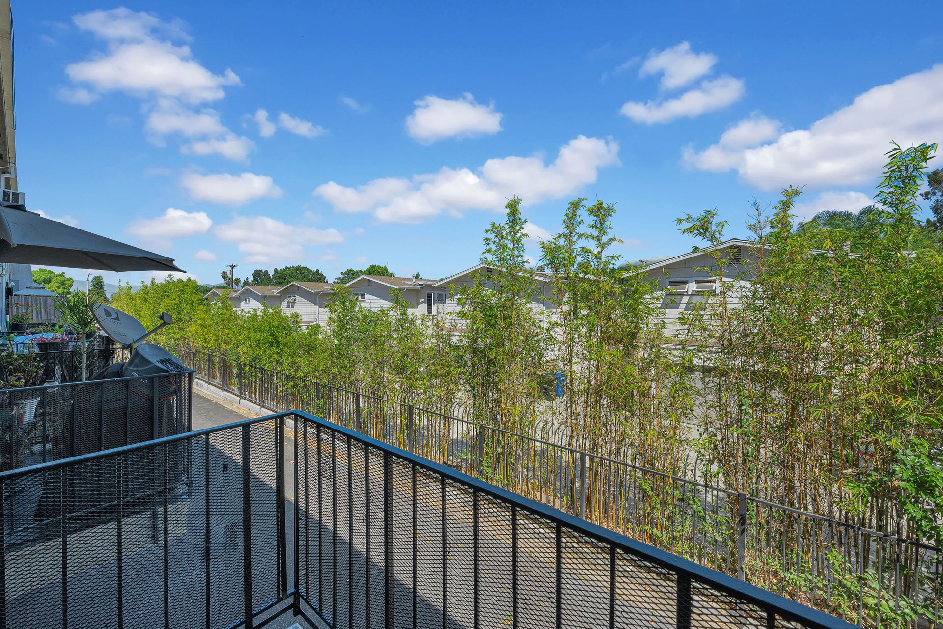 Montebello Apartment: 311 W Lohart Ave