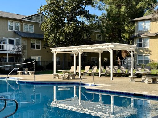 REDUCED RATES: 2BED/1BATH Reserve Now for 2026-2027 + App Fee Reimbursement – photo 1