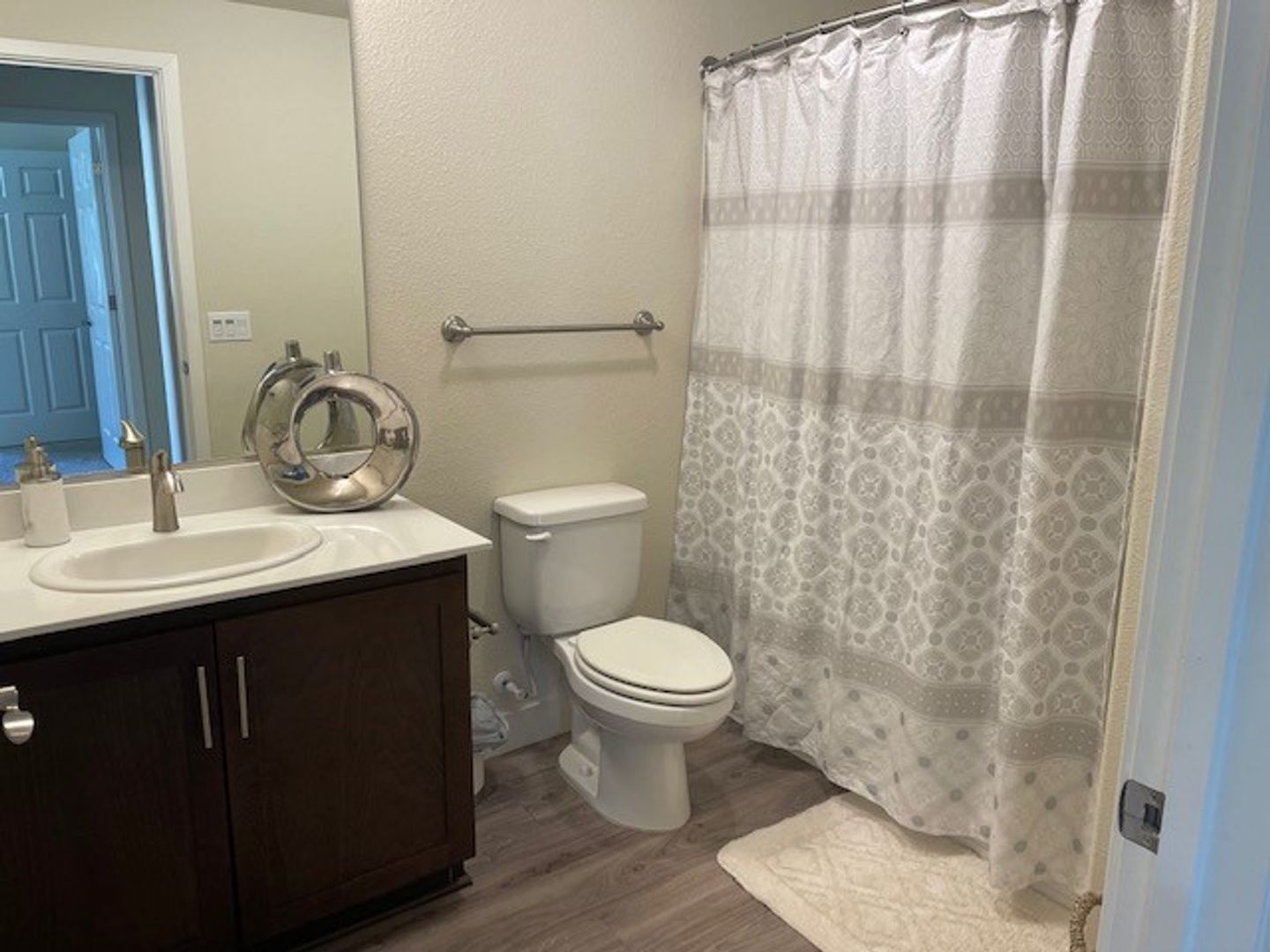 Ripon Apartment: 1641 N. Ripon Road