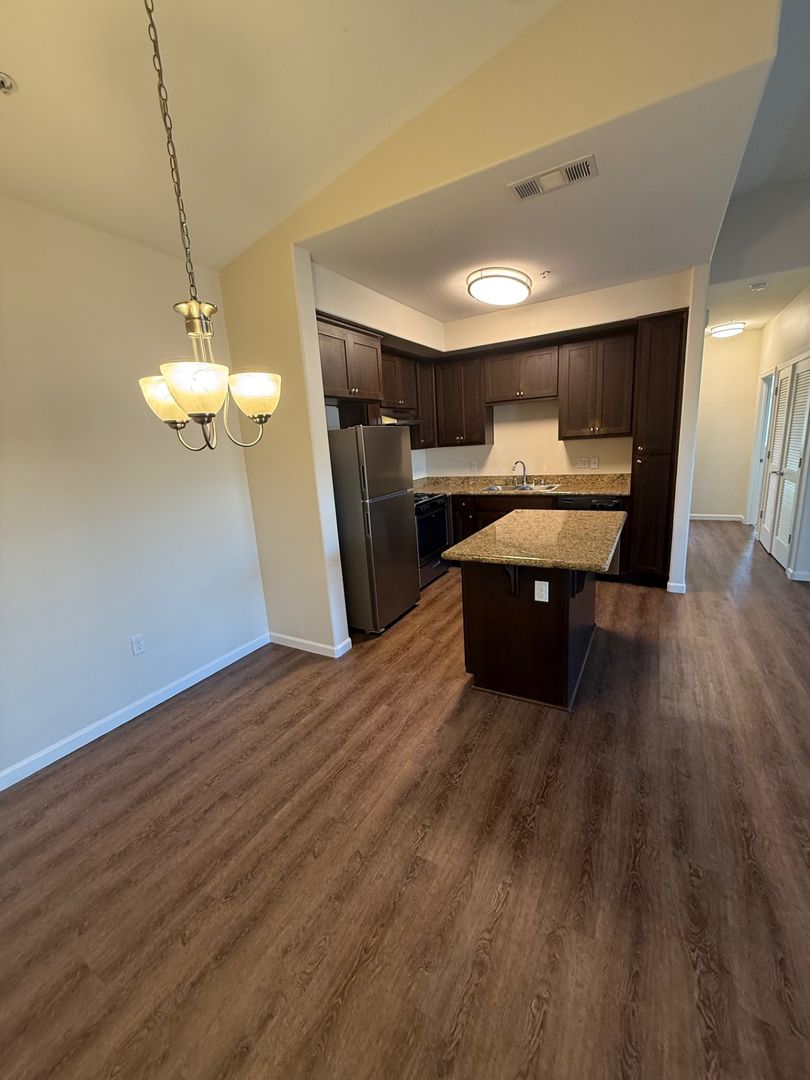 Ripon Apartment: 1641 N. Ripon Road