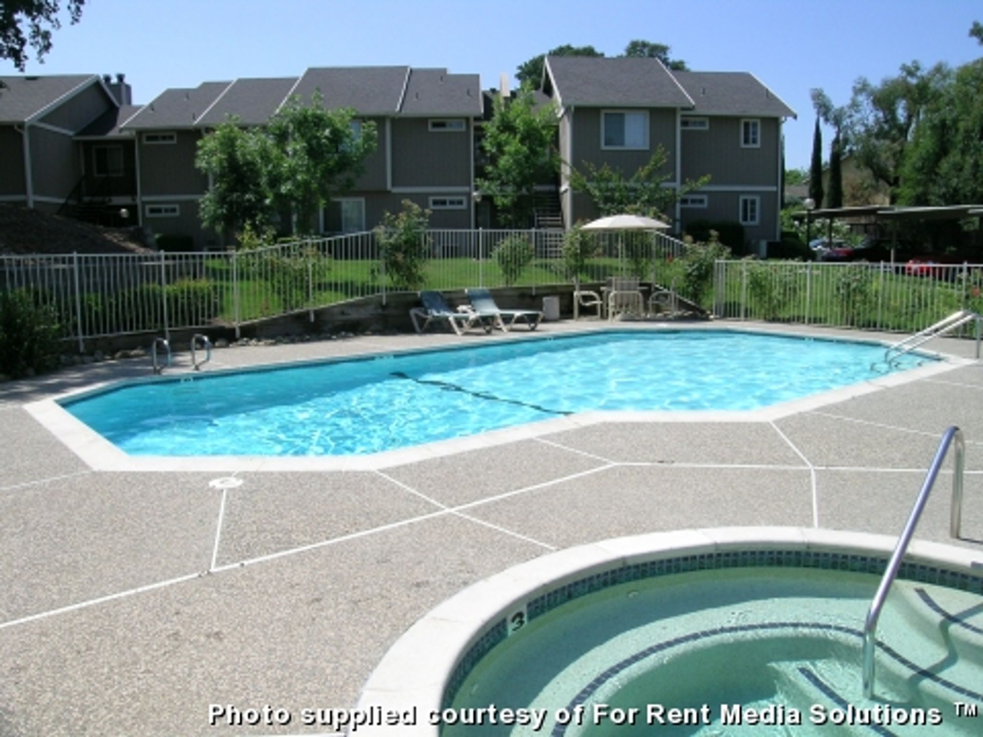 Roseville Apartment: 1000 Cirby Oaks Way