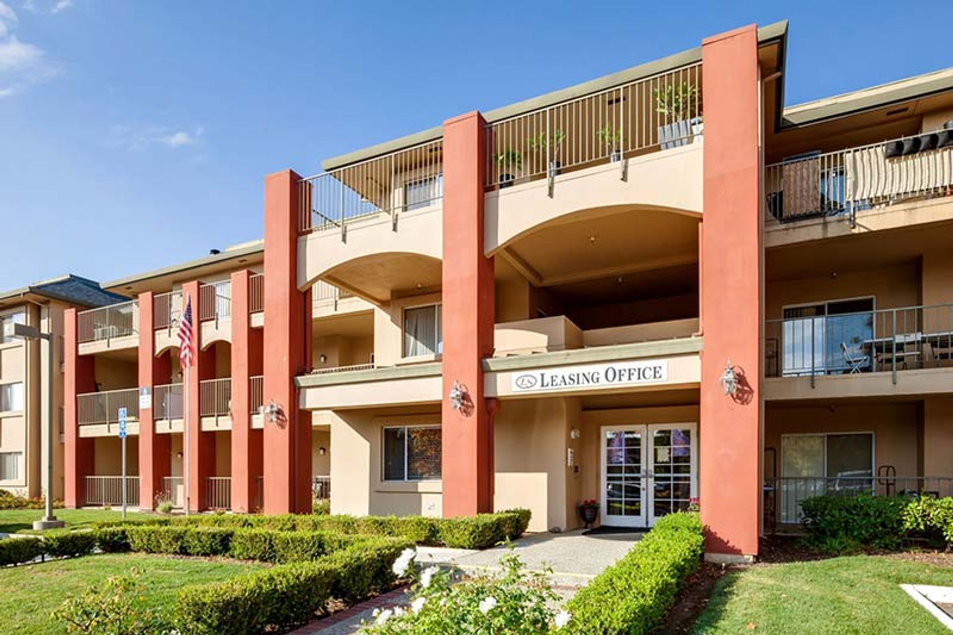 Davis Apartment: 1175 Lake Blvd