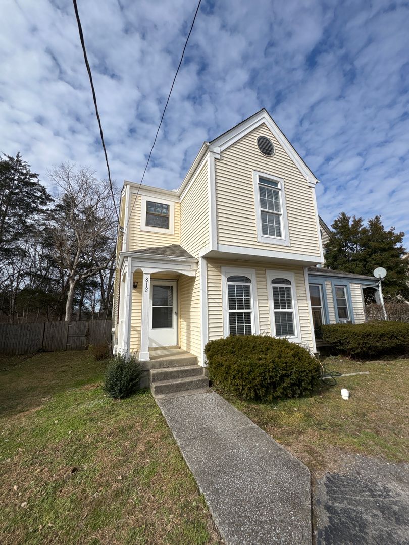 Nashville Townhome: 812 Lake Terrace Dr.