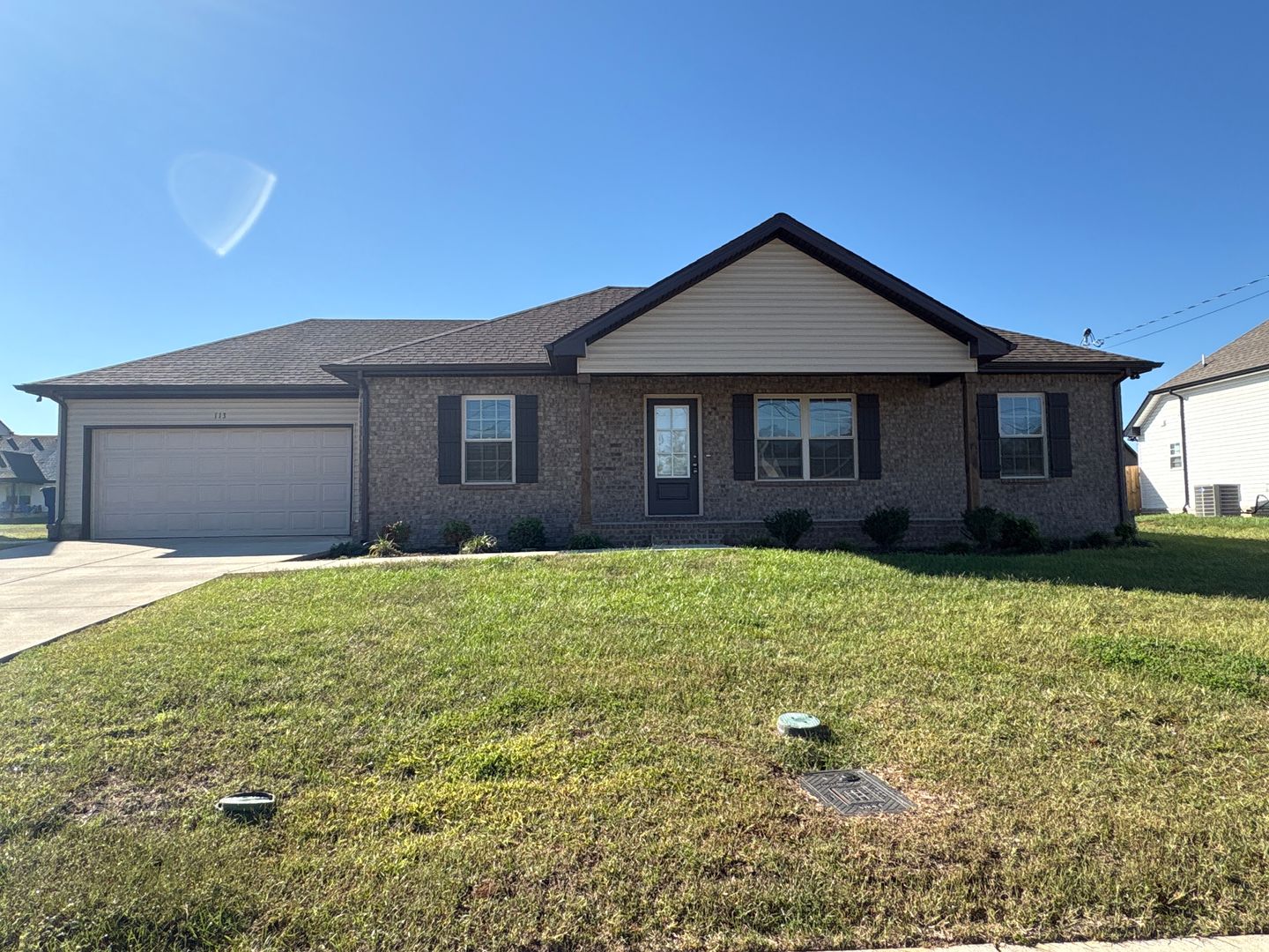 Shelbyville House: 113 Hidden Circle