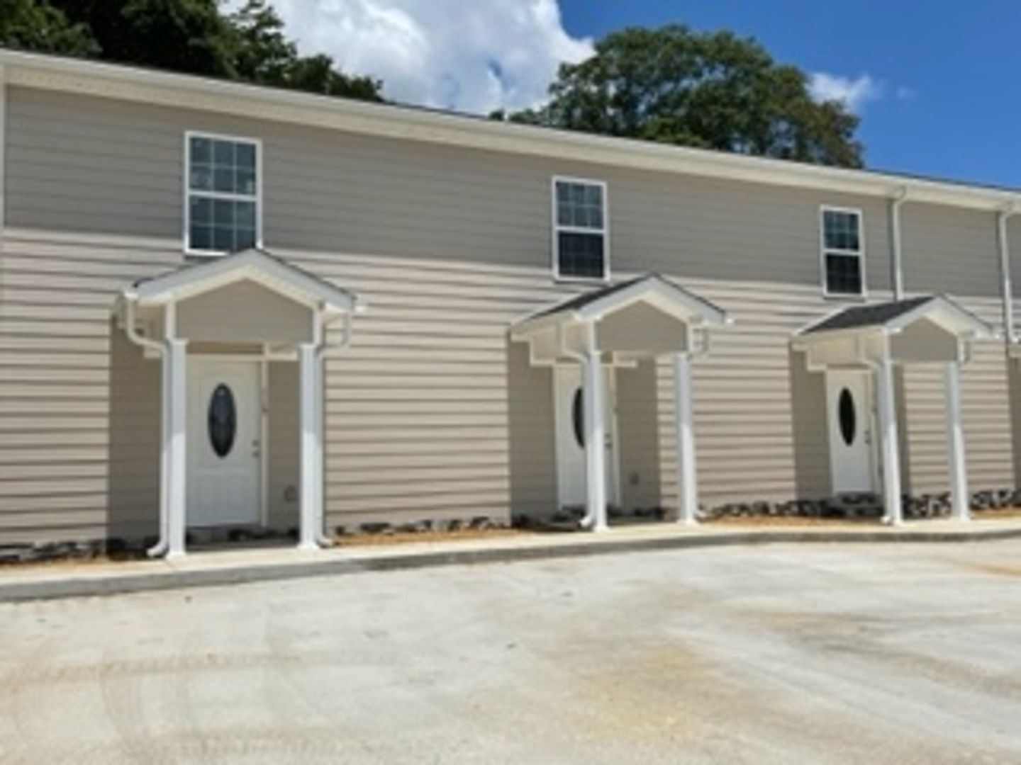 Winchester Townhome: 115 6th Avenue NE