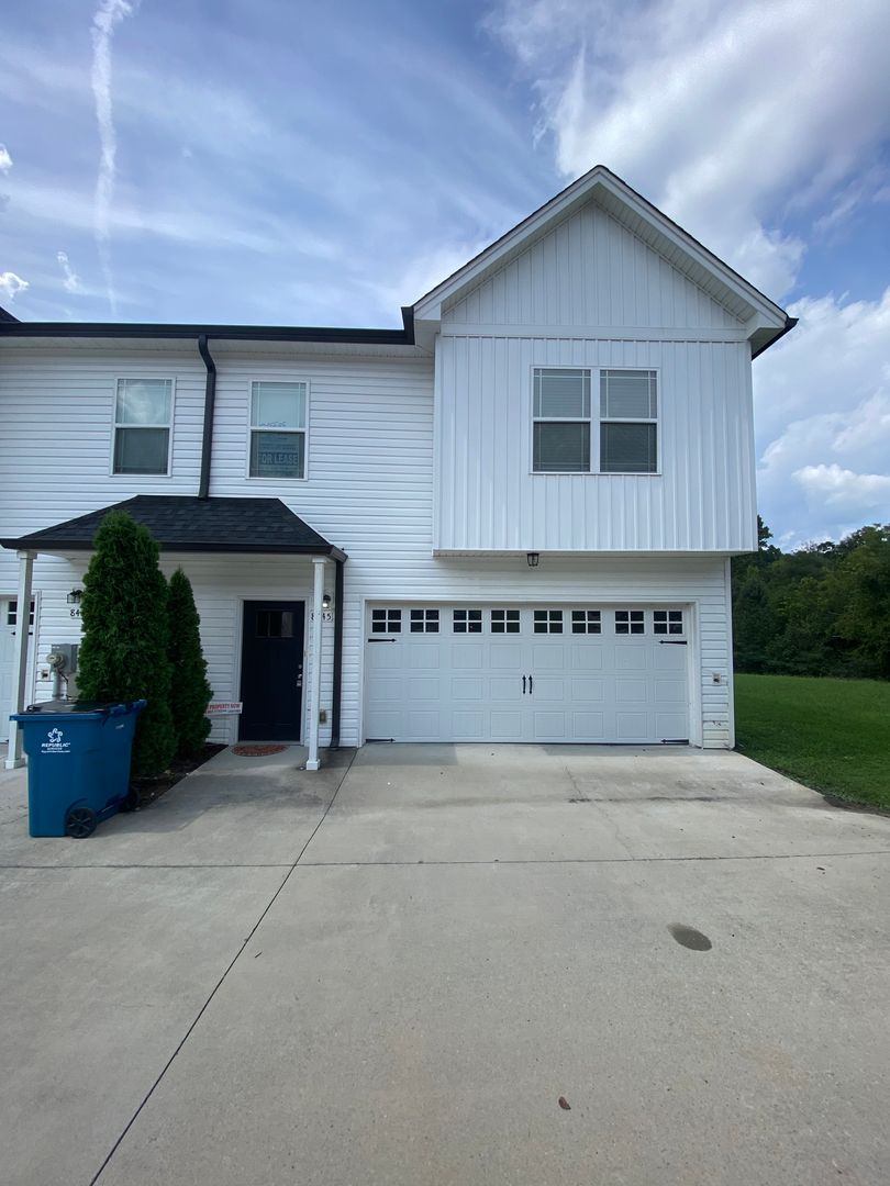 Ooltewah House: 8445 Brookmoor Lane