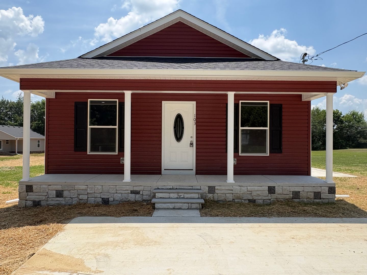 Tullahoma House: 103 Hummingbird Drive