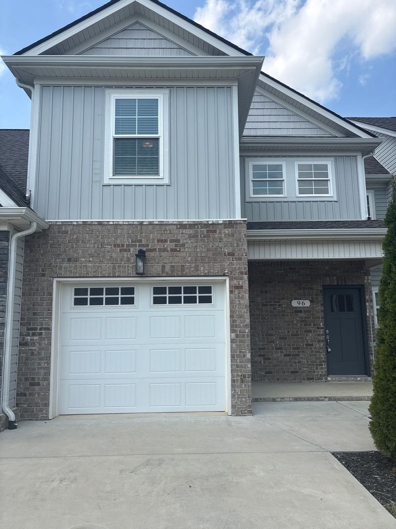 Manchester Townhome: 96 Creek Wood Rd