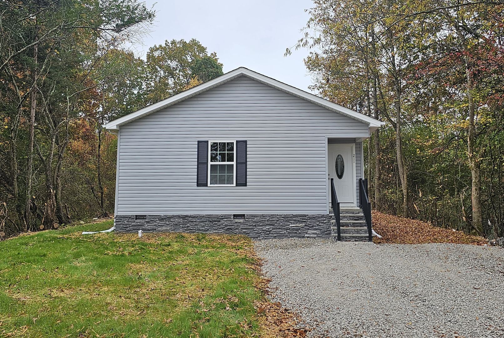 Tullahoma House: 211 Sims Lane