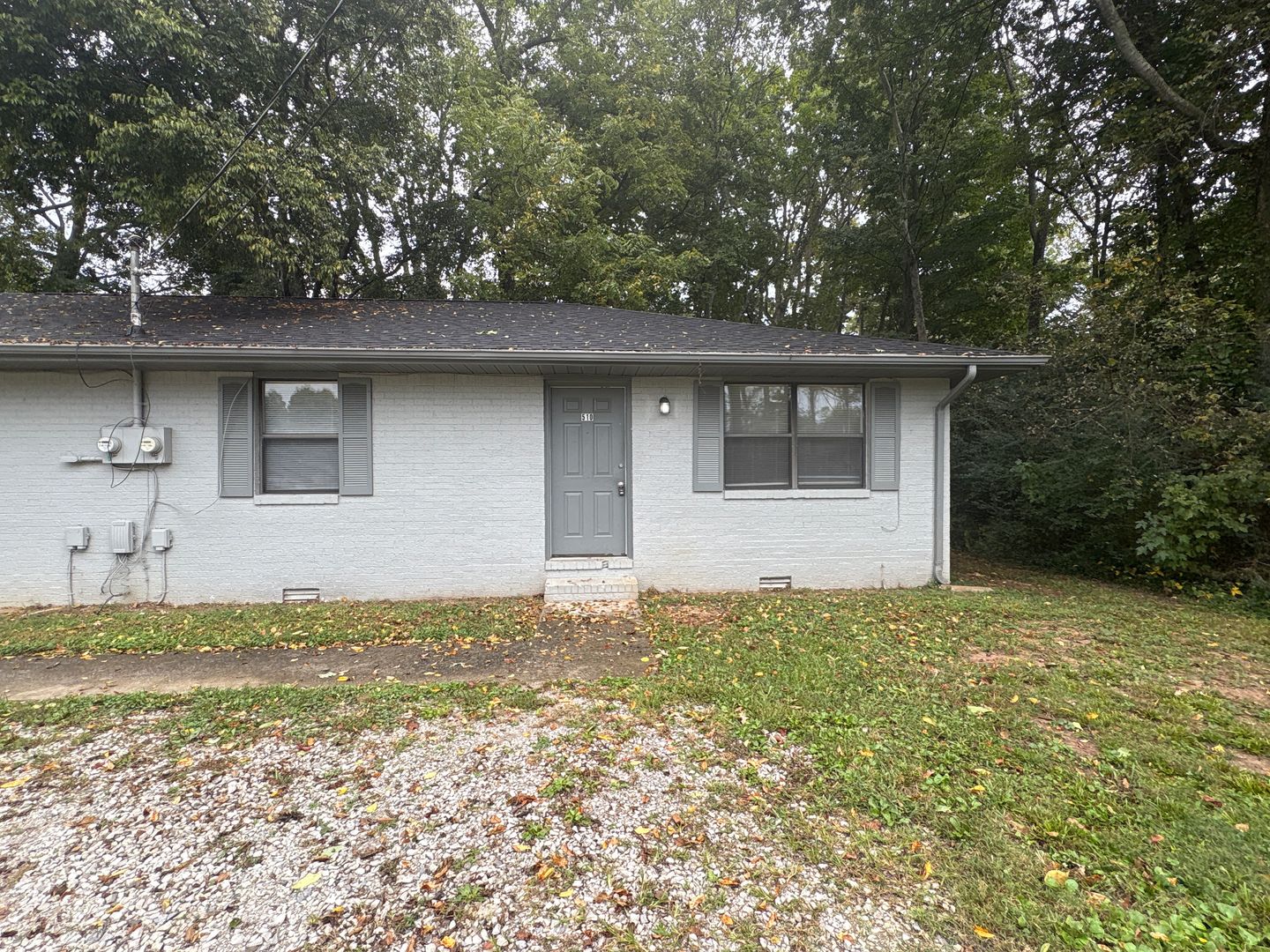 Spacious & Freshly Renovated 2 Bedroom Duplex in Manchester!