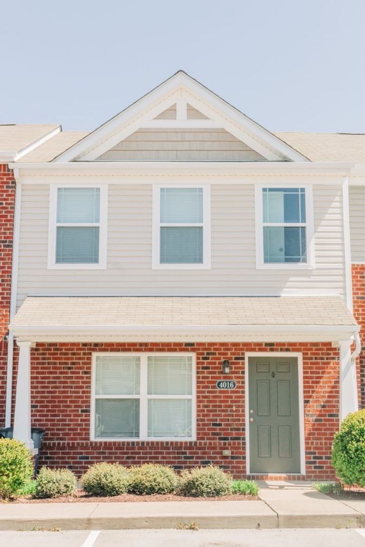 Spring Hill Townhome: 4016 Currant Court