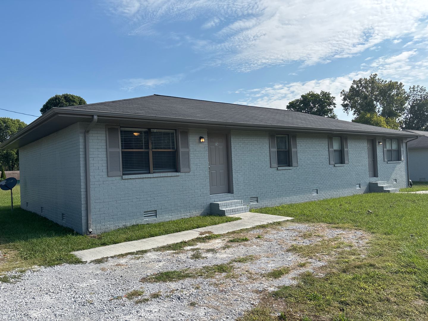 Spacious & Freshly Renovated Duplex in Manchester!