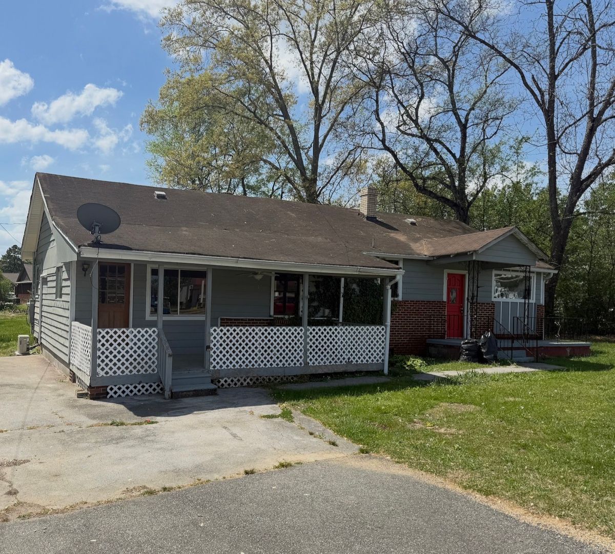 Rossville House: 2426 Cloud Springs Rd