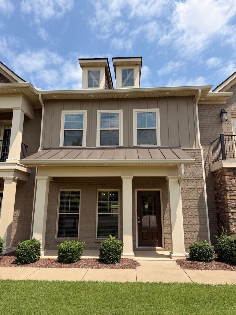 Murfreesboro Apartment: 315 E. Clark Blvd