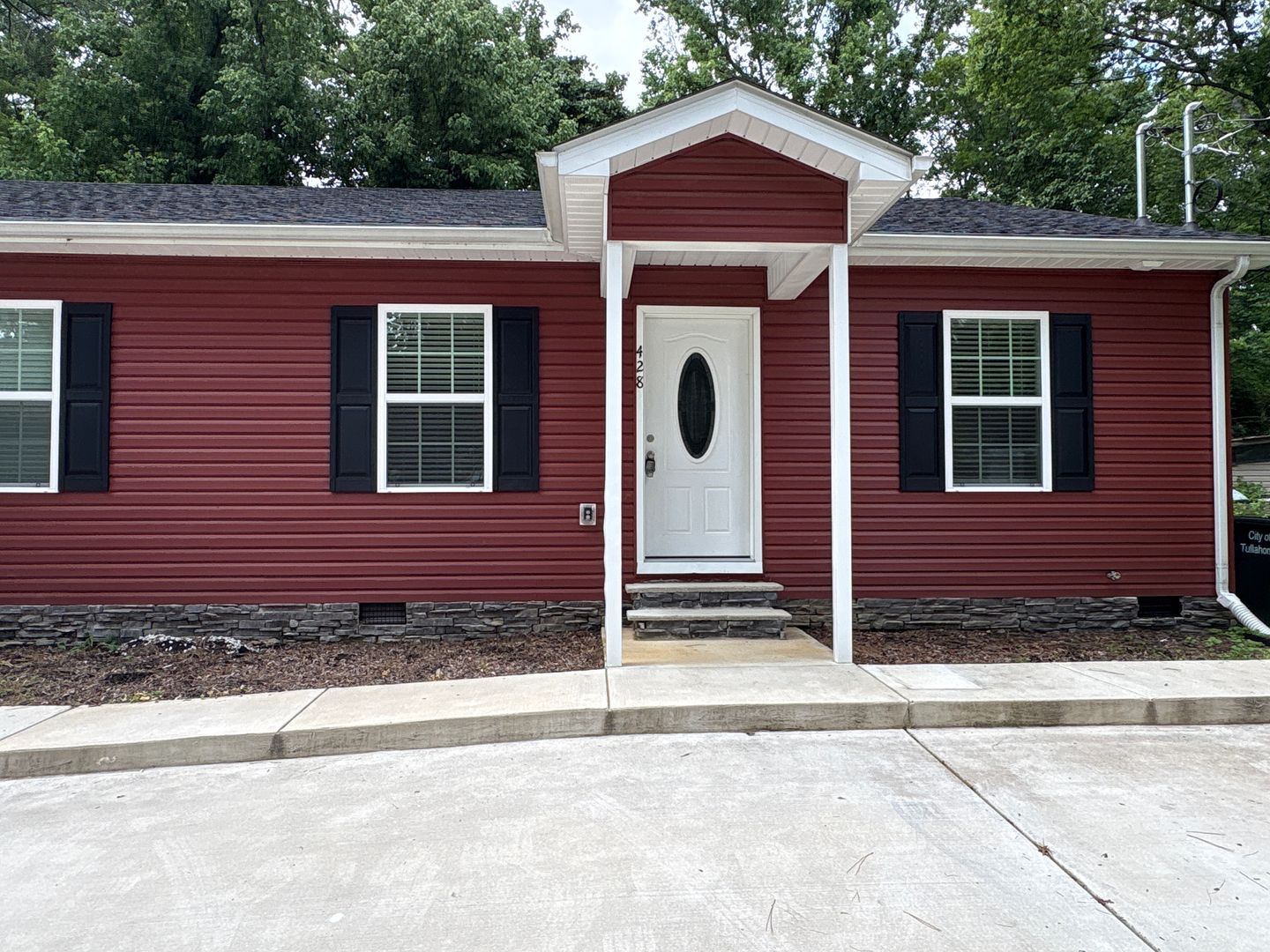 Tullahoma Townhome: 428 W Waggoner St.