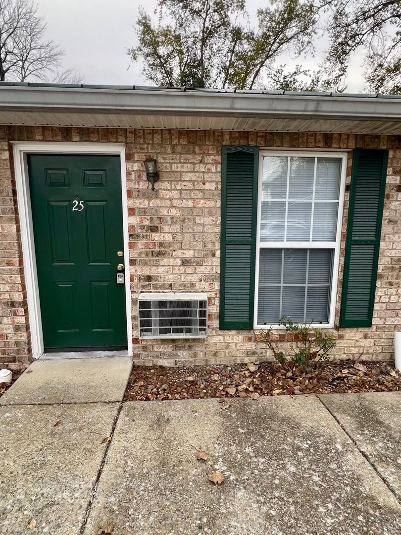 Murfreesboro Apartment: 2124 Doctor Martin Luther King Jr Blvd