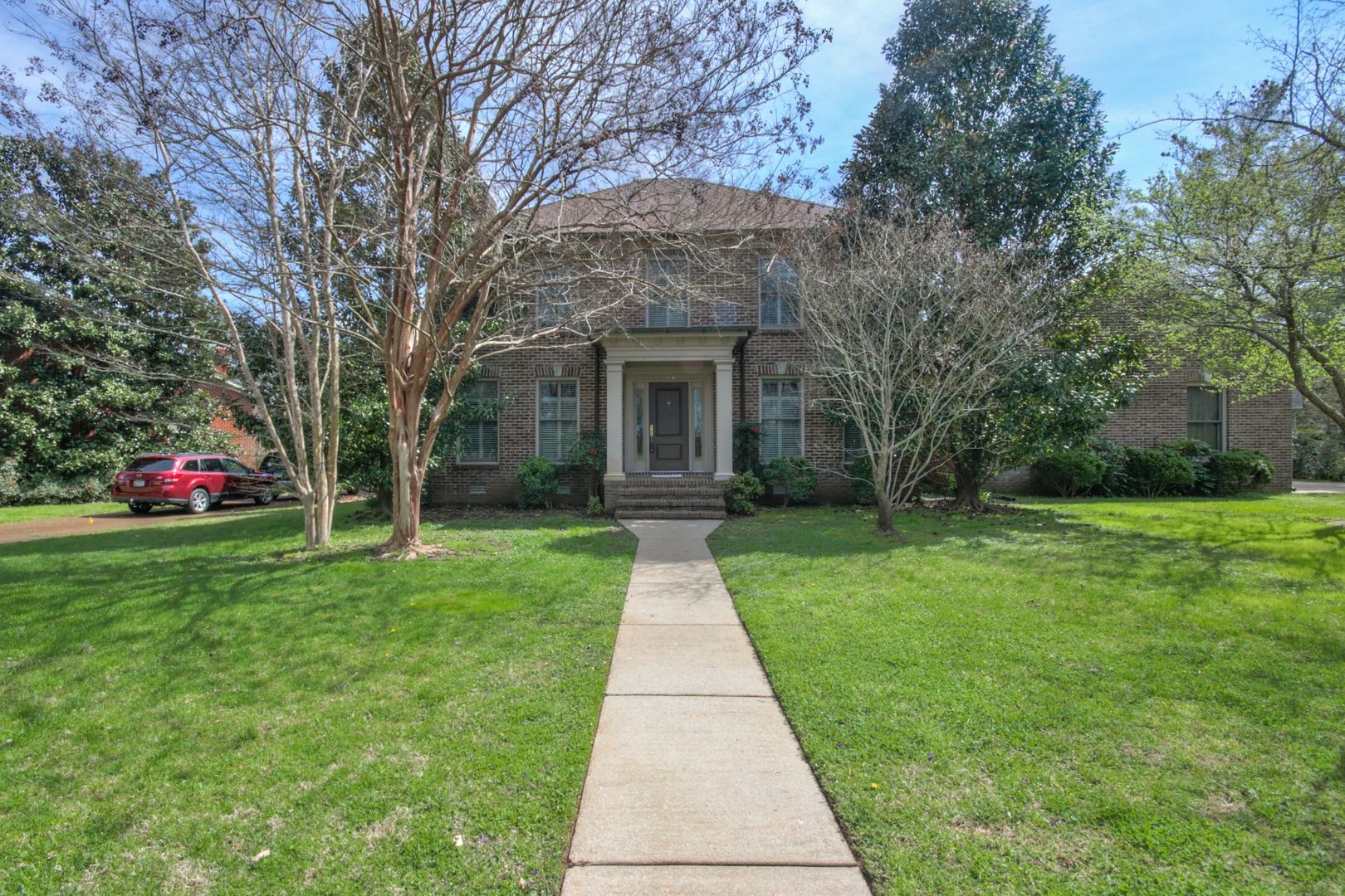 Murfreesboro House: 732 Greenbrier Dr.