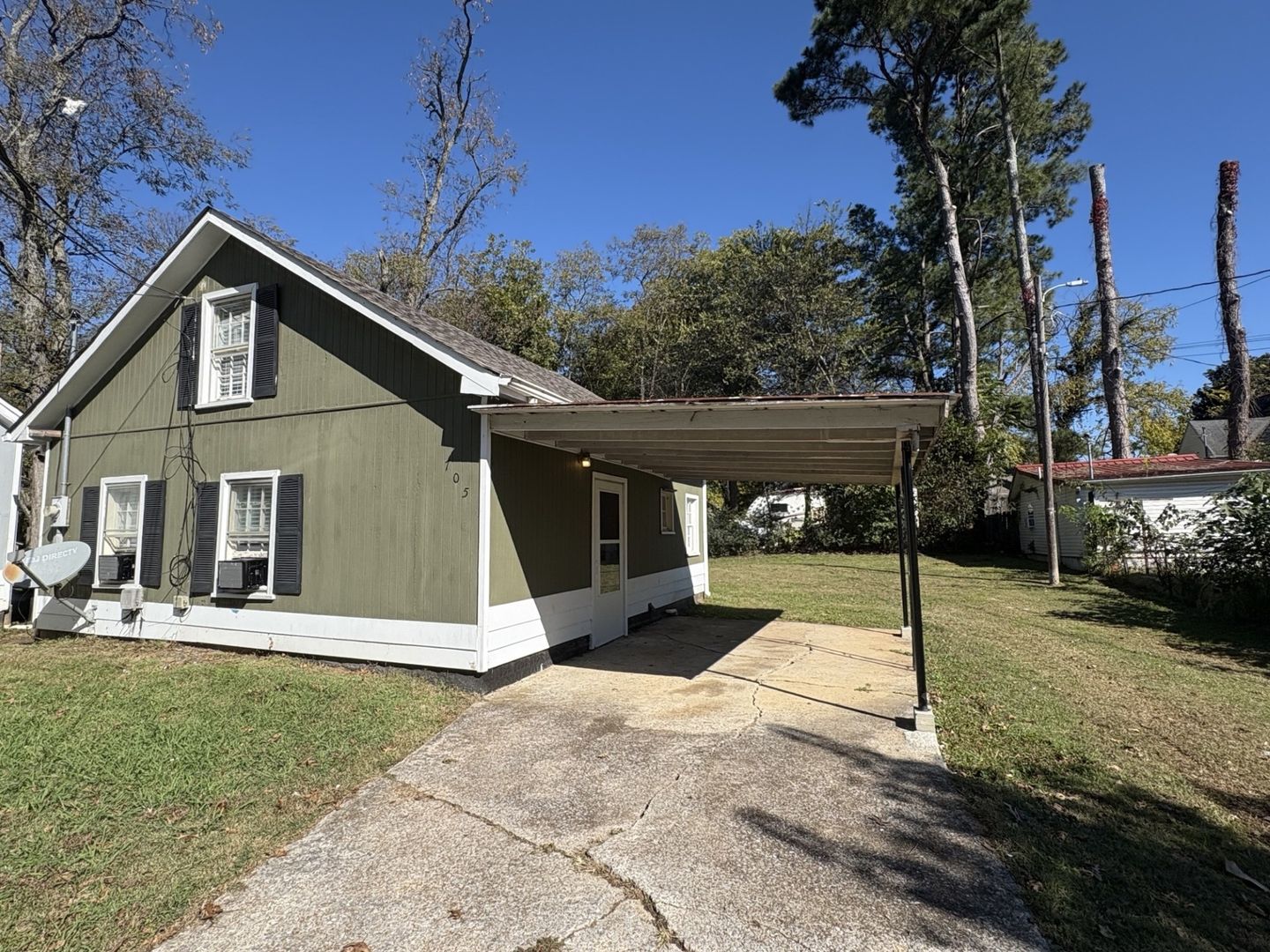 Shelbyville House: 705 Landers St.