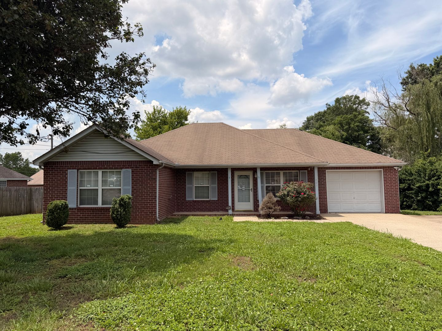 Smyrna House: 7003 Clara Court