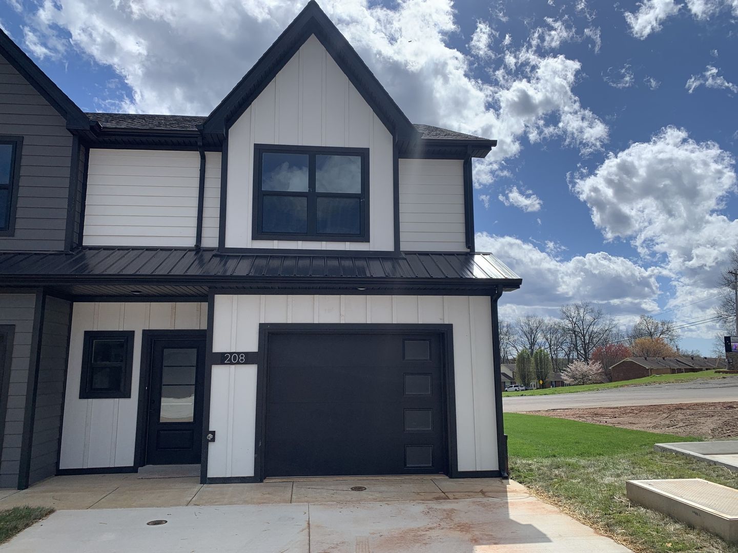 Clarksville Townhome: 508 Jonathan Wade Circle