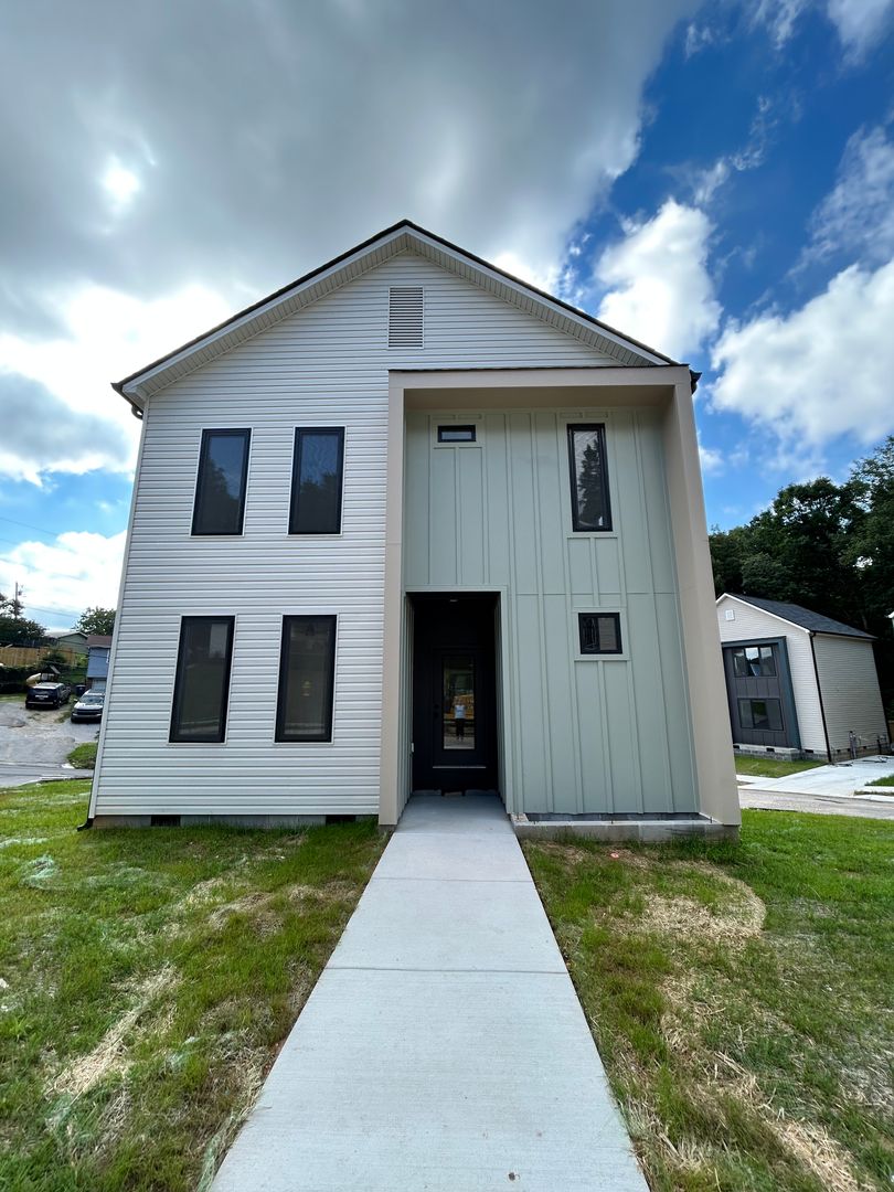 Hixson House: 410 Ankara Ct.