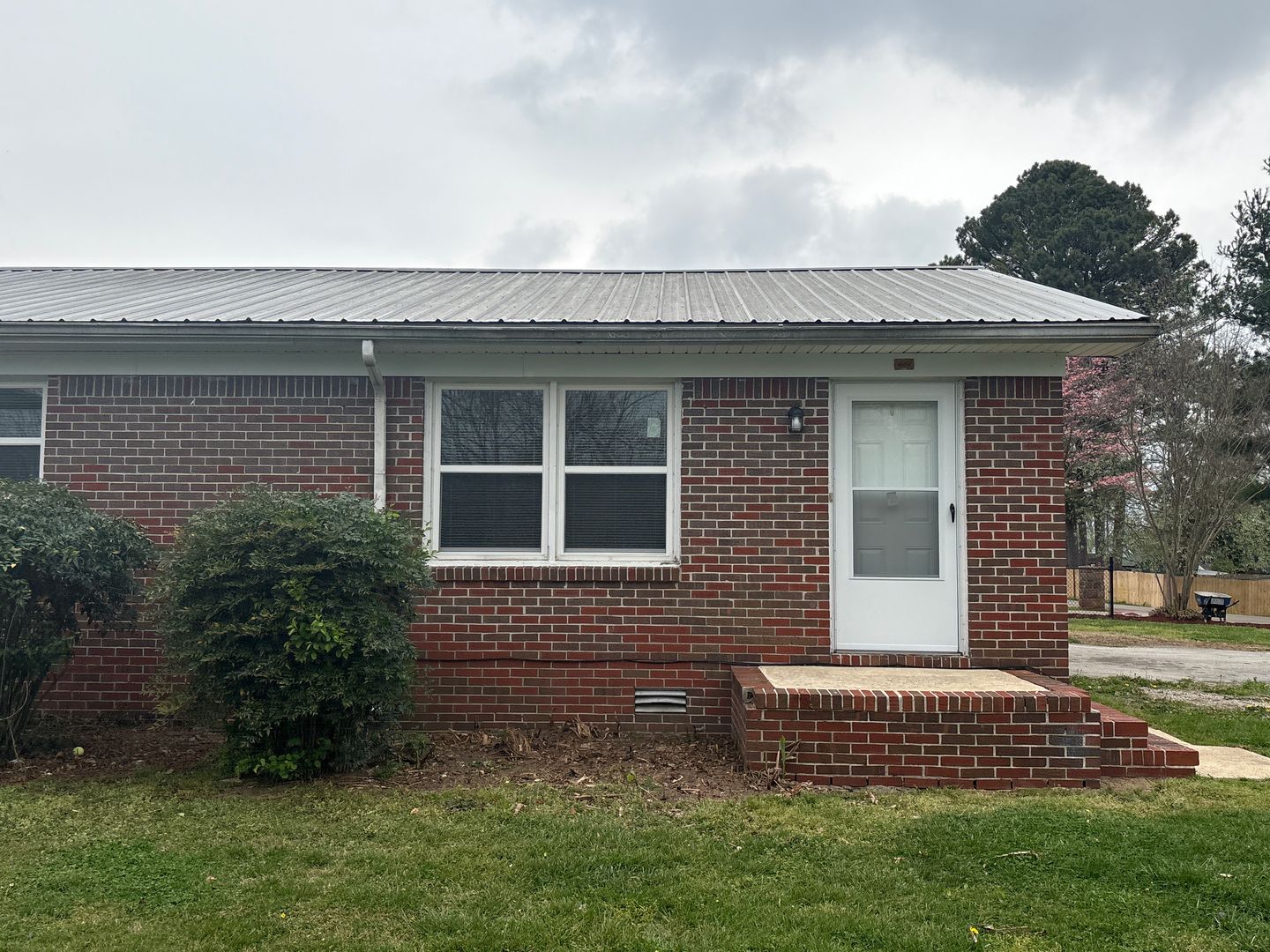 Decherd Apartment: 400 W Market St.