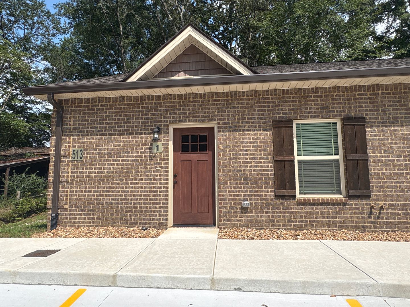 Manchester Apartment: 513 West End Circle