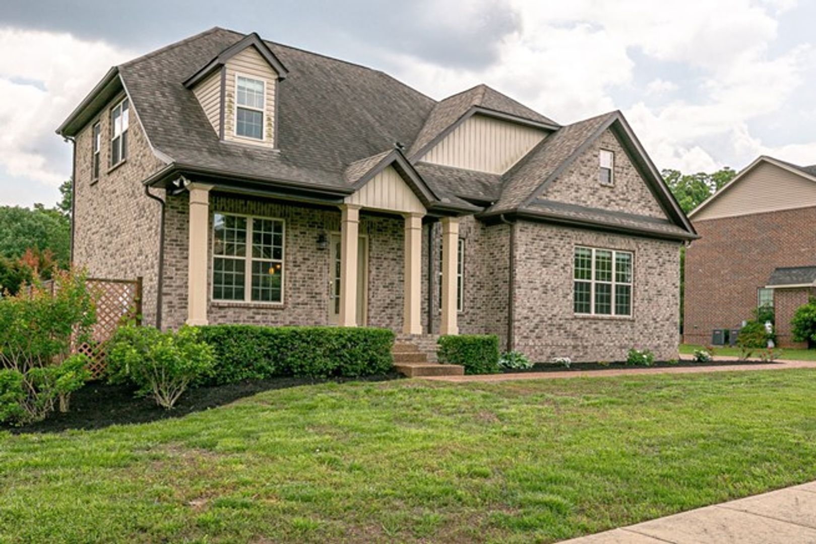 Murfreesboro House: 2015 Audubon Lane