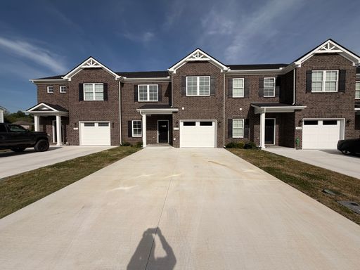 4 Bed 3 Bath Townhome Near The Heart Of Shelbyville