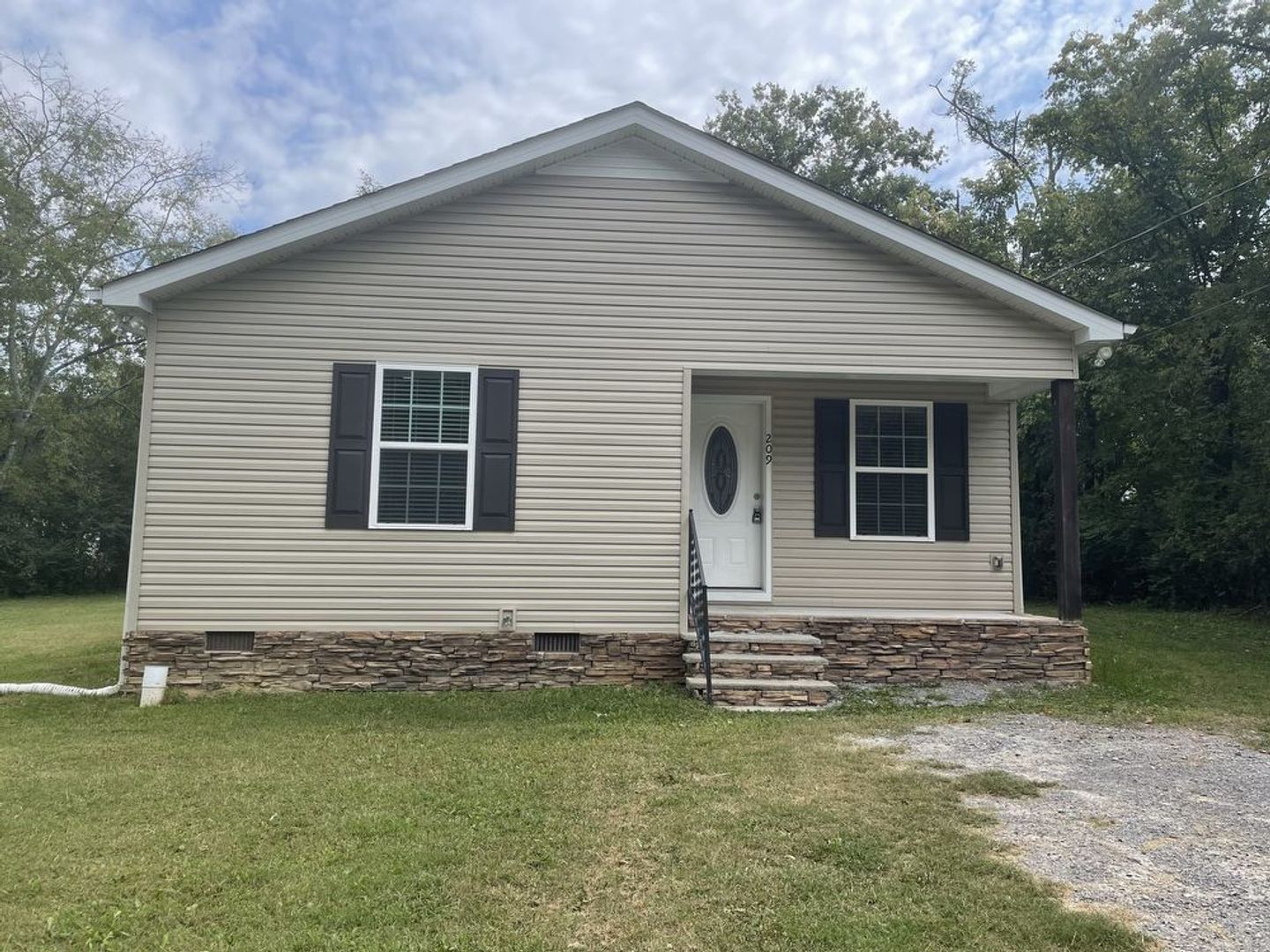 Tullahoma House: 209 Johnson Lane