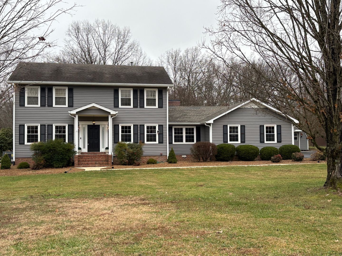 Tullahoma House: 703 Twelve Oaks Rd.