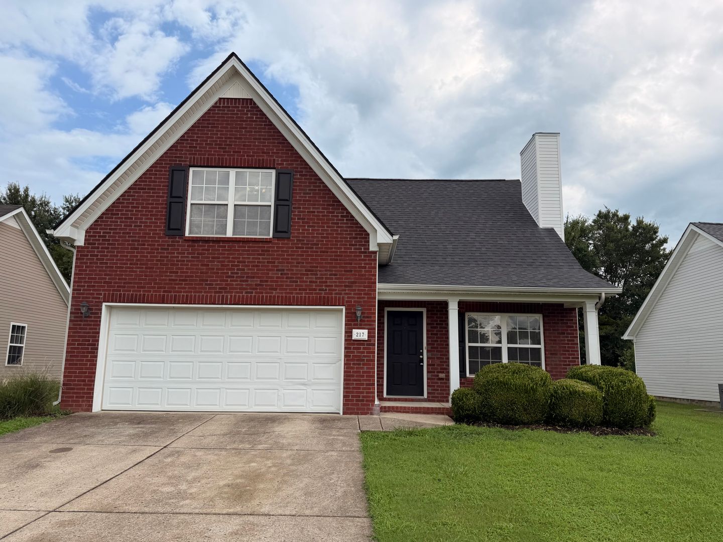 Smyrna House: 217 Neal Ave