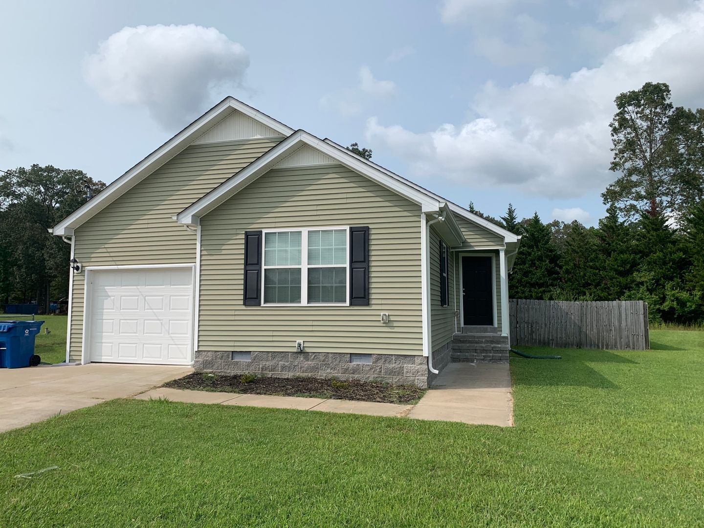 Manchester House: 213 John Mark Ct