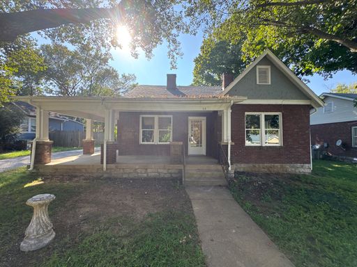 Beautifully Remodeled 3-Bedroom Home in Lebanon’s Castle Heights Neighborhood! – photo 1
