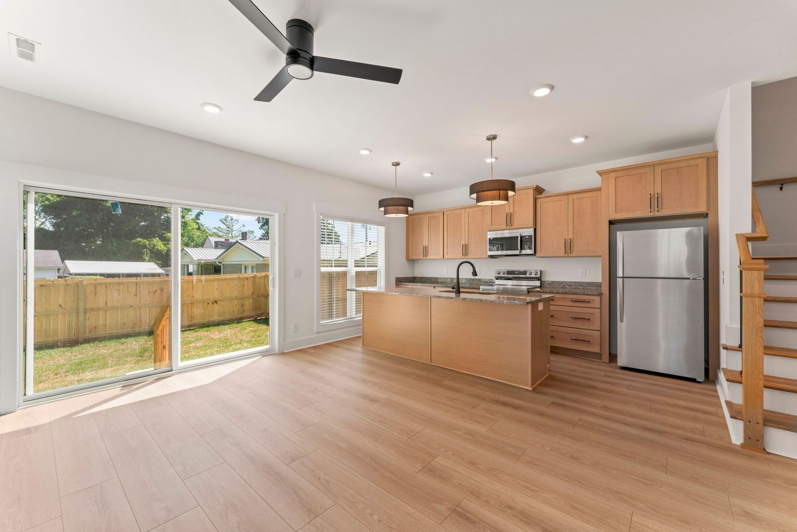 Winchester House: 217 S Porter St
