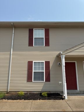 2 Bed, 1.5 Bath Townhome *Move-In Special 1/2 off 1st Month's Rent for Qualified Applicant – photo 1
