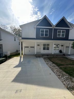 3 beds, 2.5 baths, backyard, 1 car garage!
