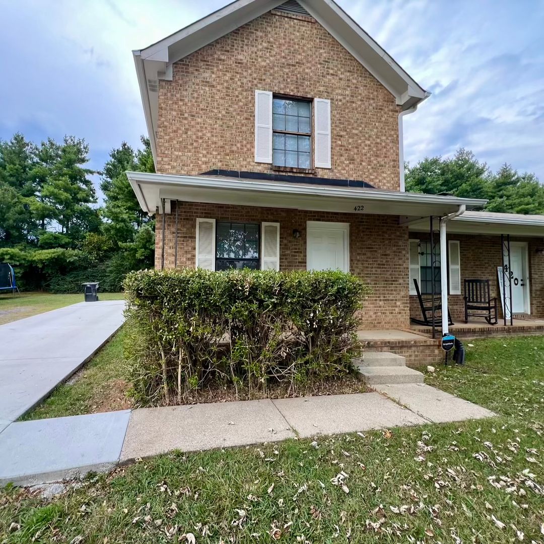 Murfreesboro Townhome: 422 Lilly Lane
