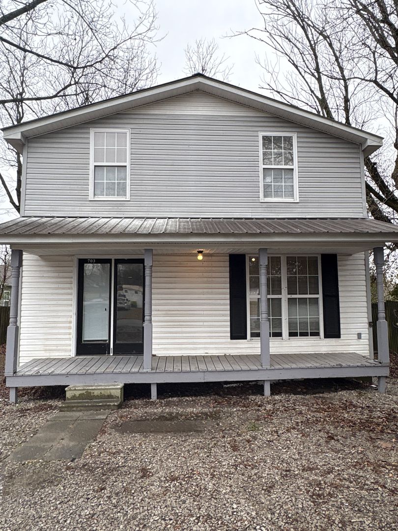 Tullahoma House: 703 N Washington St