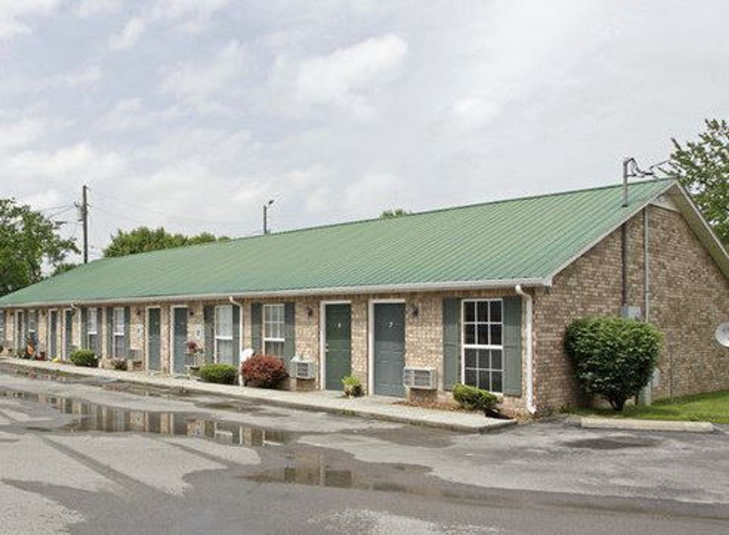 Murfreesboro Apartment: 2124 Doctor Martin Luther King Jr Blvd