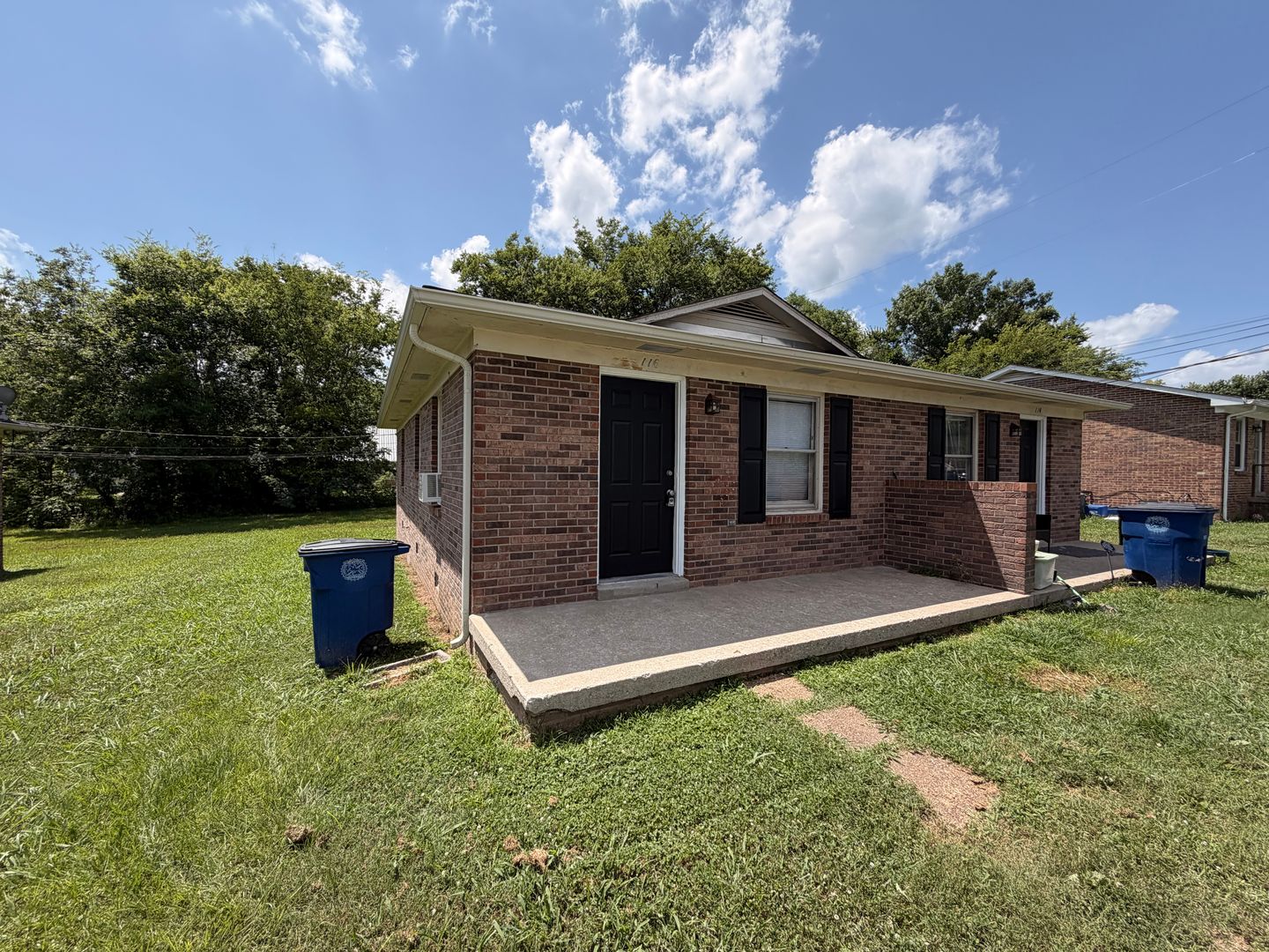 Shelbyville House: 116 Church St.